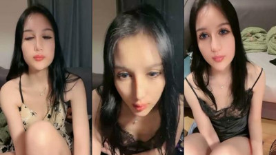  신인여신  금발에 푸른 눈의 모델, 몸매가 일급. 연약한 전복을 쪼개서 한 번에 볼 수 있게 해 주니 깜짝 놀랐습니다.