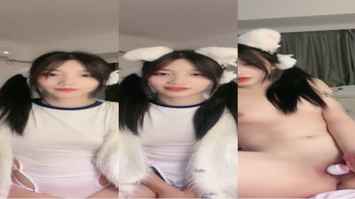  쌍포니테일 미소녀!근래의 하해 대척도!죽은 물 흰 스타킹, 빈유에 털이 없고 부드러운 구멍, 스스로 손가락을 만져서 넣고 마사지기를 꺼내어 구멍을 진동시킵니다.